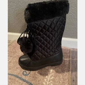 NEW Cheronea women's quilted flat boot faux fur cuf pom poms